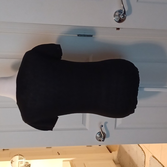 💙🌺 Banana Republic Black T-Shirt With Small Pocket - Picture 6 of 10